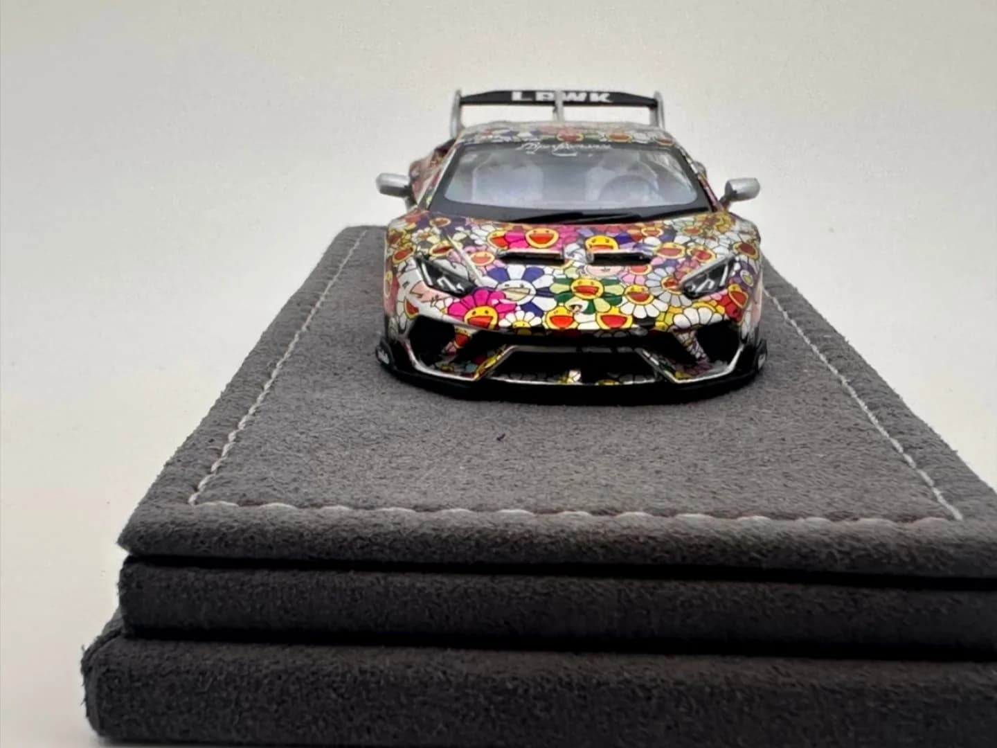 DAP Model 1:64 Lamborghini Huracán GT EVO LBWK Takashi Murakami Sunflowers Livery — ảnh 4