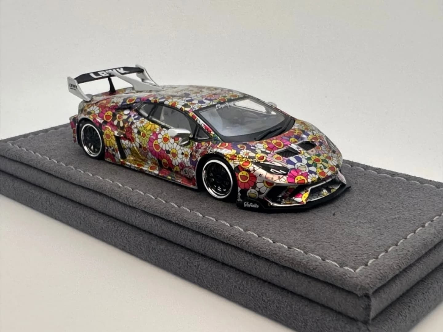 DAP Model 1:64 Lamborghini Huracán GT EVO LBWK Takashi Murakami Sunflowers Livery — ảnh 2