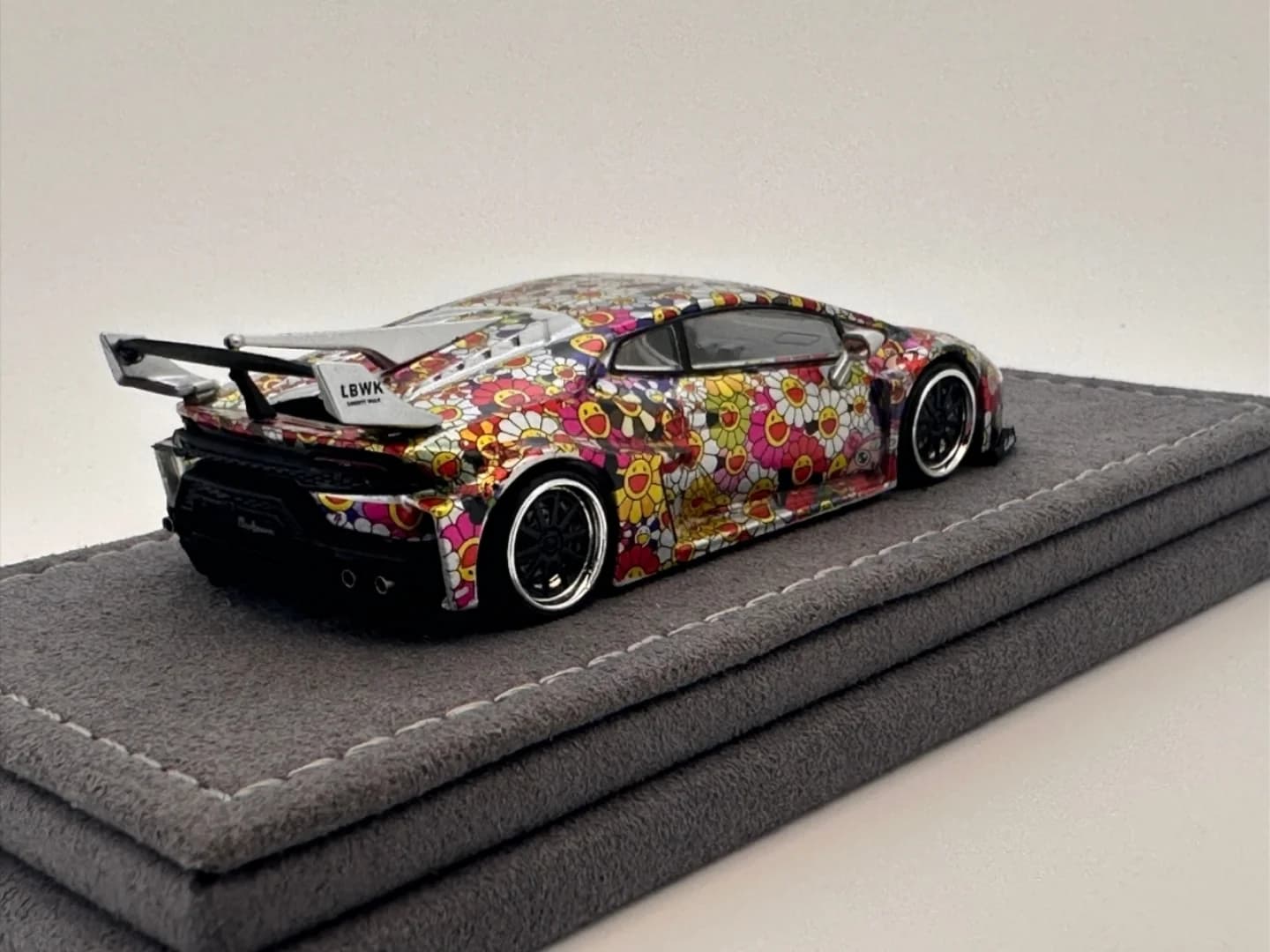 DAP Model 1:64 Lamborghini Huracán GT EVO LBWK Takashi Murakami Sunflowers Livery — ảnh 3